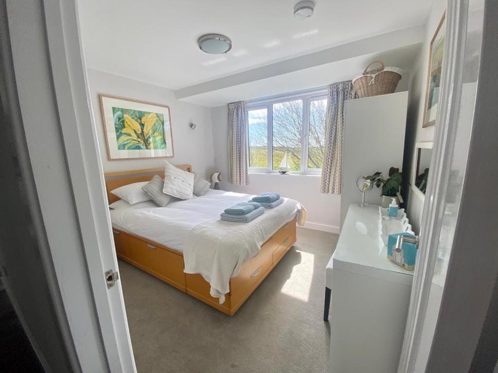 2 Bedroom Cottage Sleeps 4 With Hot-Tub, & Shared Pool Use Sennen Bagian luar foto