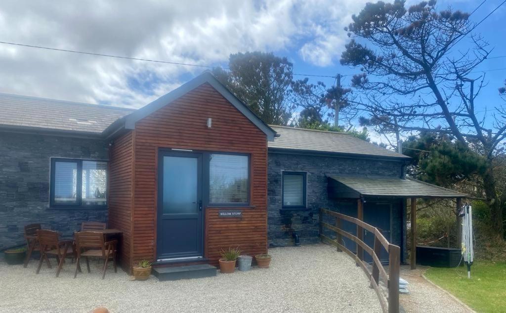 2 Bedroom Cottage Sleeps 4 With Hot-Tub, & Shared Pool Use Sennen Bagian luar foto