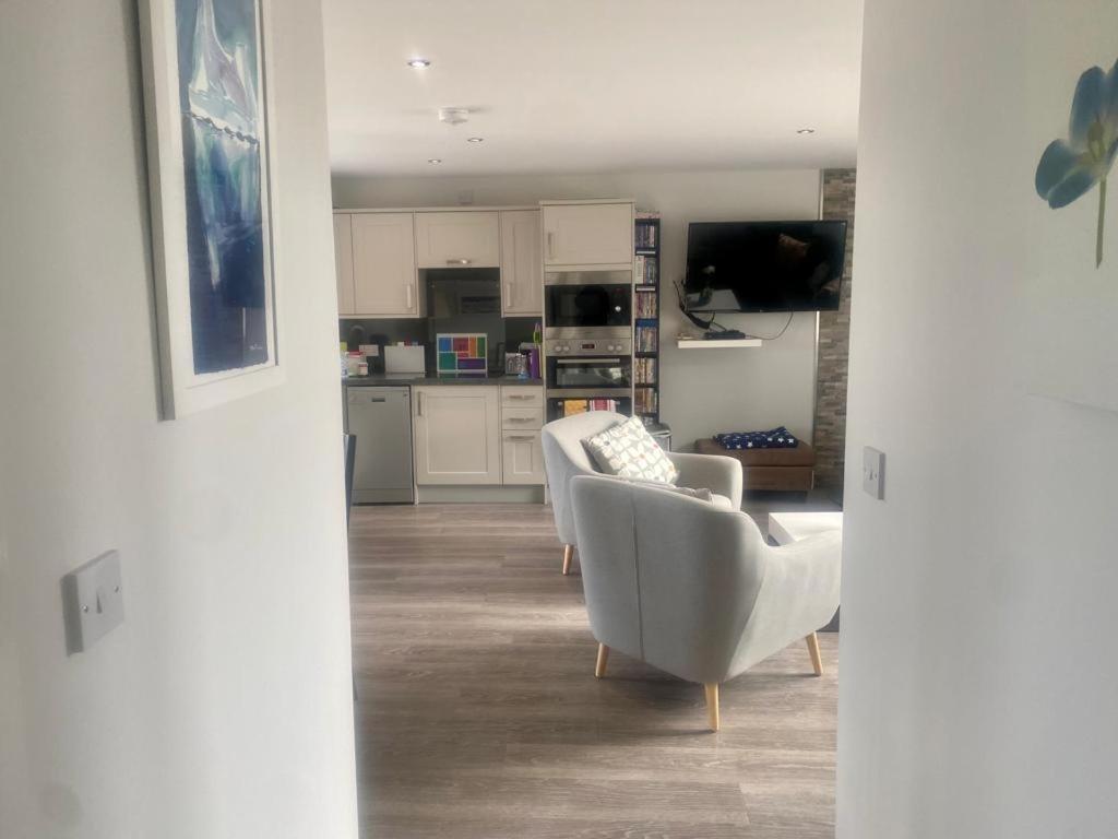 2 Bedroom Cottage Sleeps 4 With Hot-Tub, & Shared Pool Use Sennen Bagian luar foto