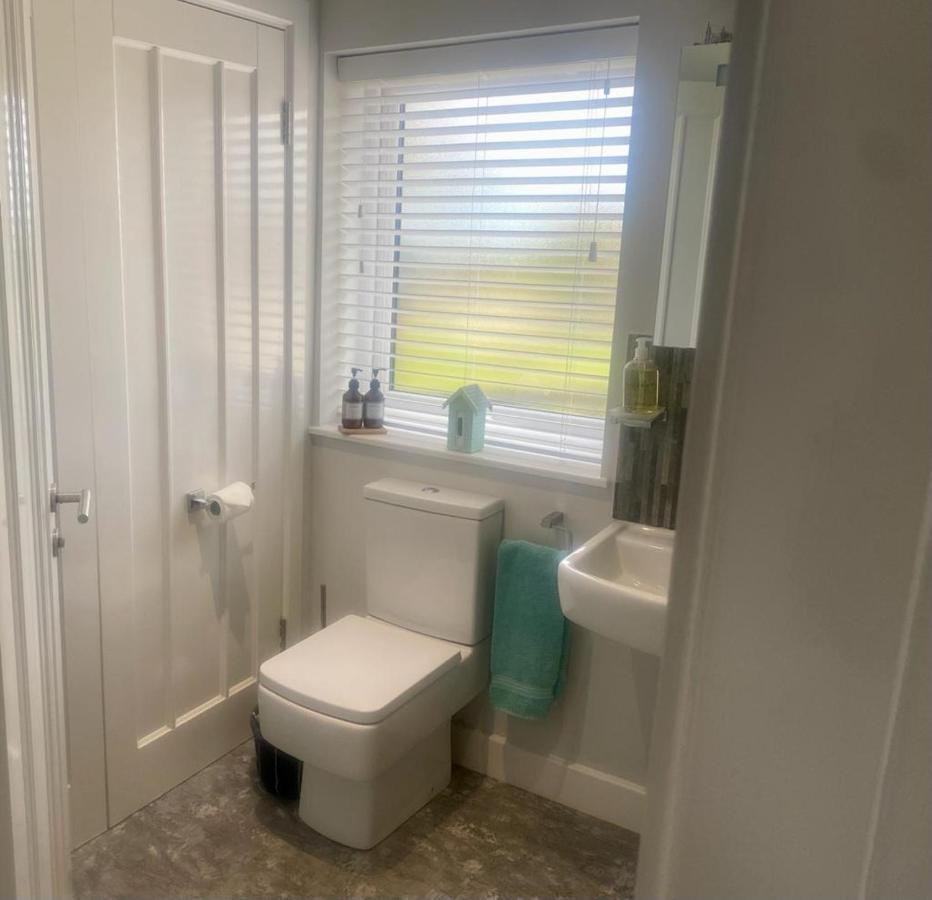 2 Bedroom Cottage Sleeps 4 With Hot-Tub, & Shared Pool Use Sennen Bagian luar foto